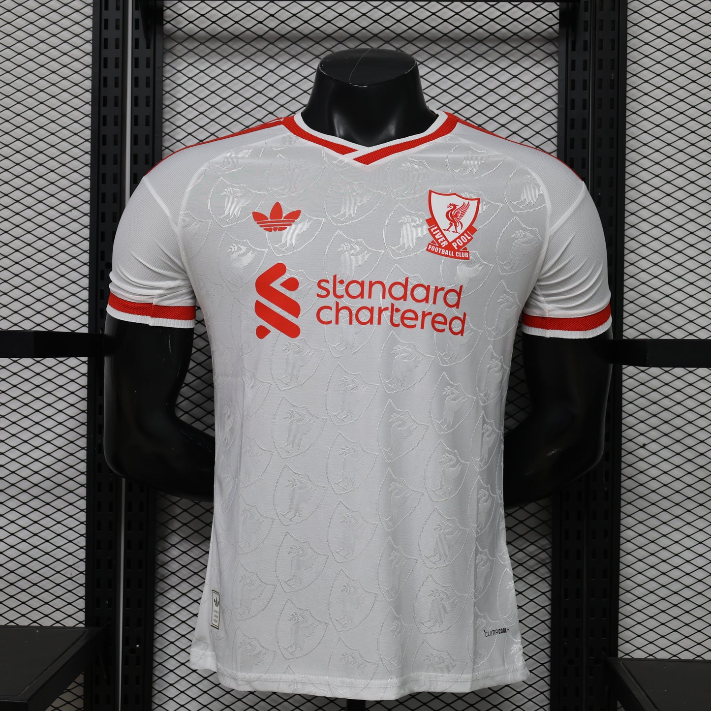 Player 26.27 Liverpool Casual White
