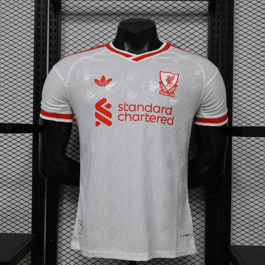 Player 26.27 Liverpool Casual White