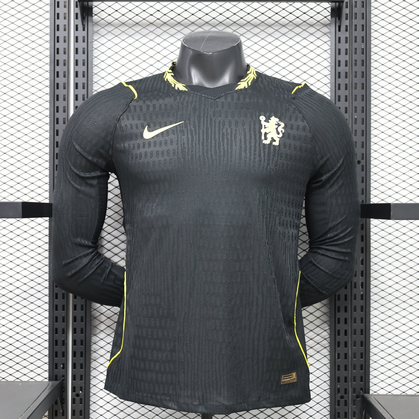 Player 26.27 Chelsea away long sleeve