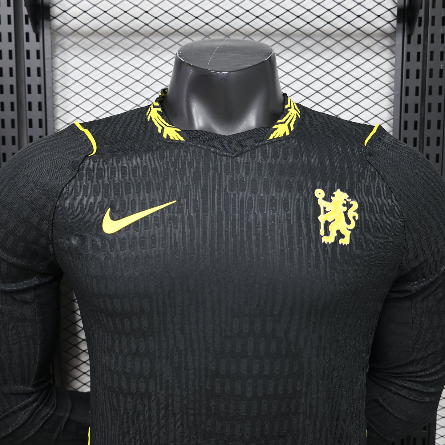 Player 26.27 Chelsea away long sleeve