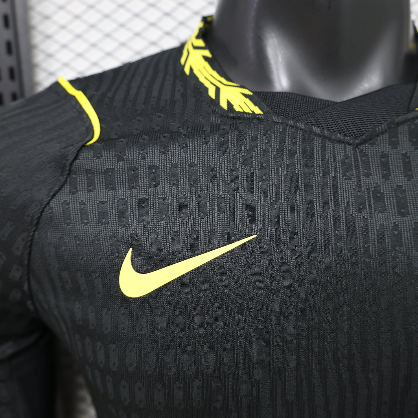 Player 26.27 Chelsea away long sleeve