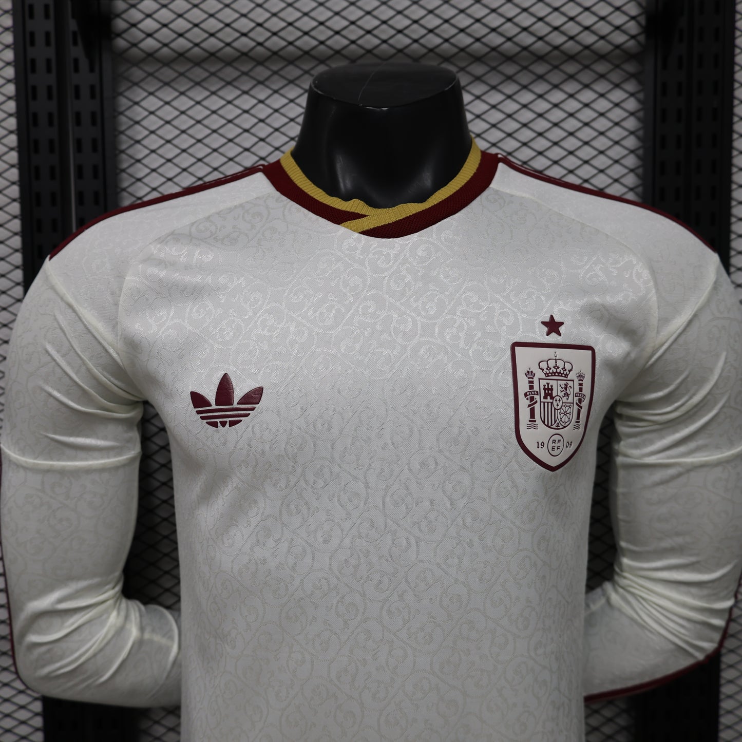 Player 26.27 Spanish away long sleeve