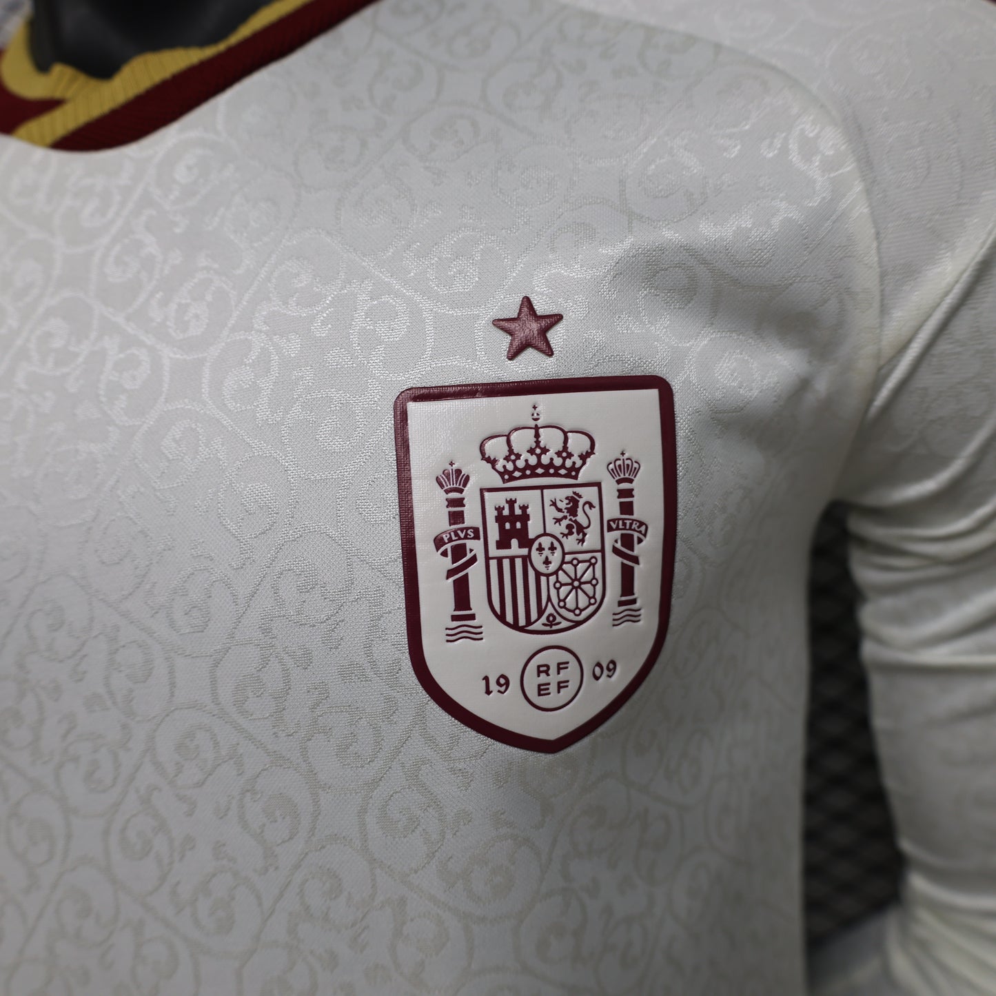 Player 26.27 Spanish away long sleeve
